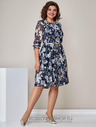 Шифоновое женское платье в синем цвете с цветочным принтом