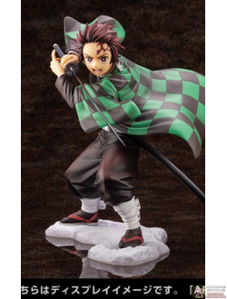 Фигурка 1/8  Тандзиро Камадо (Tanjirou Kamado)