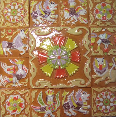 Изразцовое панно "Древние символы" цветное с валиками