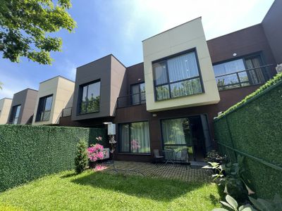 Сдаётся просторный таунхаус в аренду на длительный срок. Батуми. (Сдан до 01.06.25)