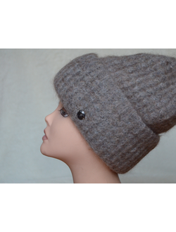 Теплая женская шапка с отворотом фото