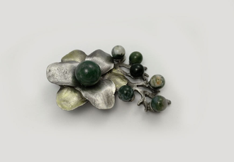 (АРТИКУЛ: 6902/01) БРОШКА ЖЕНСКАЯ "ЦВЕТОК", крупная, металл "темное серебро"с двумя оттенками, бусины цвет "зеленая яшма"