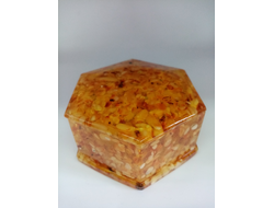 Шкатулка 6 граней с белым янтарем