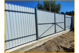 Распашные ворота из профнастила