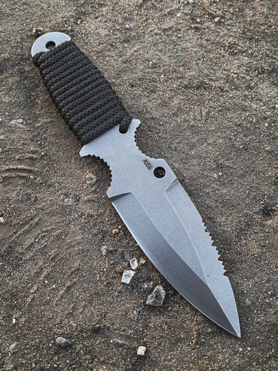 нож Оса сталь AUS6, рукоять шнур, цвет черный. Ножны ABS с подвесом Molle.