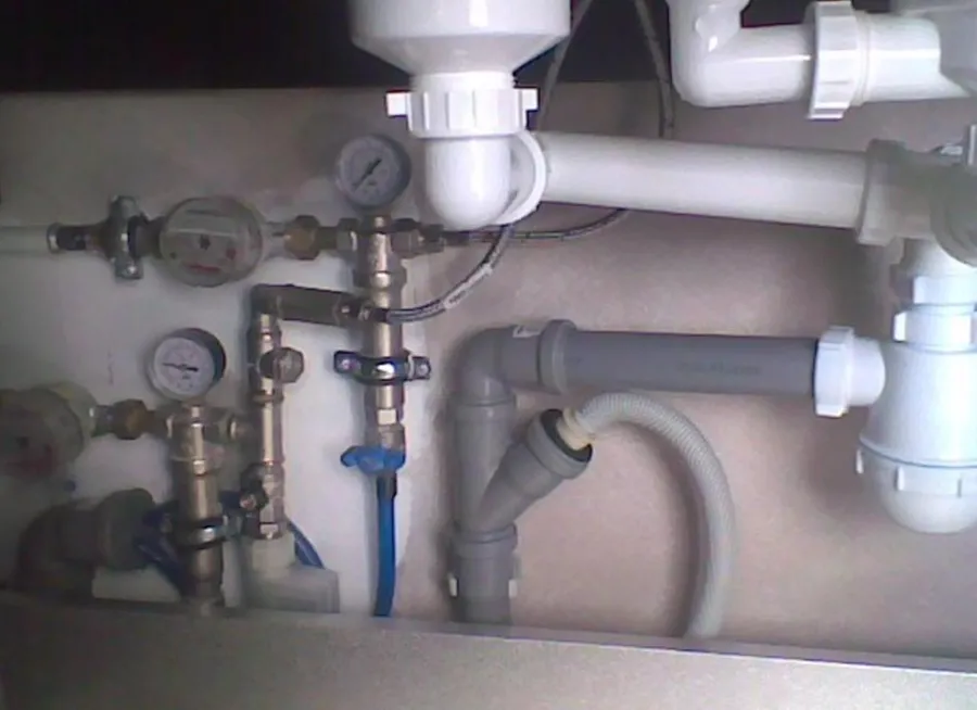 Установка и подключение сантехники и оборудования