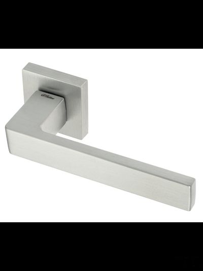 Дверная ручка на квадратном основании Fratelli Cattini "BOOM" 8-CS матовый хром