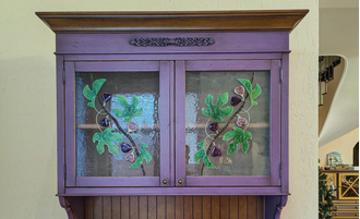 Буфет с витражами, в технике фьюзинг.