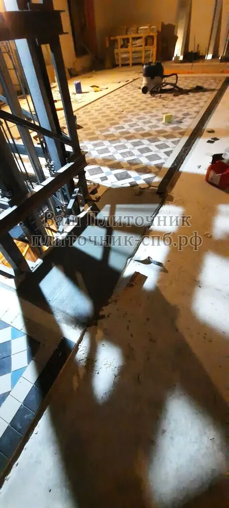 заливка пола под укладку плитки для состыковки с паркетом