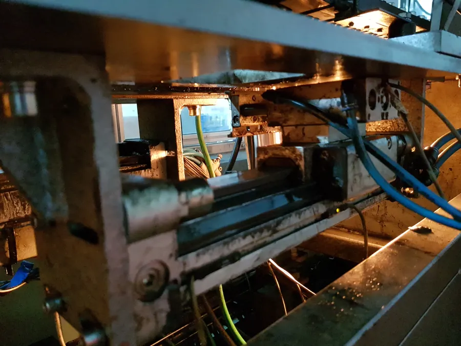 Бесштоковые цилиндры на машине выдува ПЭТ