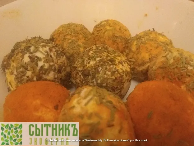 Сыр из козьего молока в шариках со специями