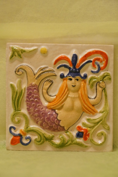 Русалка (изразцовая плитка)