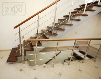 л-17. ограждение - нержавеющая сталь. ступени и поручень - массив ясеня.