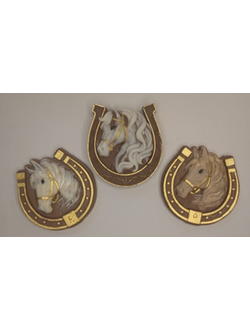 фигурка из шоколадной глазури "Лошадка в подкове" 8 см