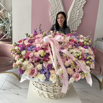 ОГРОМНАЯ КОРЗИНА С ЦВЕТАМИ №33