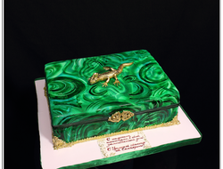 Торт "Изумрудная шкатулка" с золотой саламандрой, вес 4 кг.
