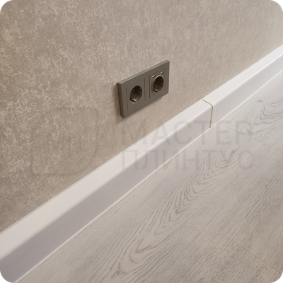 Плинтус для труб отопления ПВХ Smartprofile Aqua 20 мм.