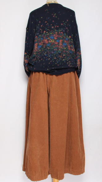 Джемпер ХЛОПОК "РОССЫПЬ ЦВЕТОВ" L-857  шоколад, т.синий до р.52