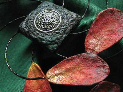 Ветроворот Вечности. Эффектная крупная брошь в стиле сериала "Рейвенсвуд"