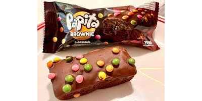 Кекс Papita Browine с какао-глазурью вишневой начинкой и цветн. драже