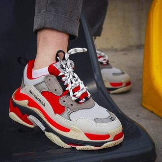 Кроссовки Balenciaga Triple S красно-серые во Владивостоке