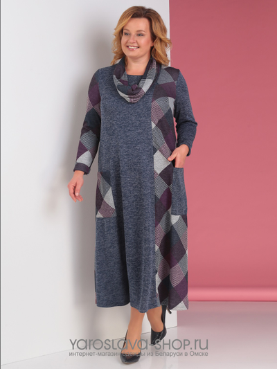 Серое платье с клетчатыми красными вставками и карманами