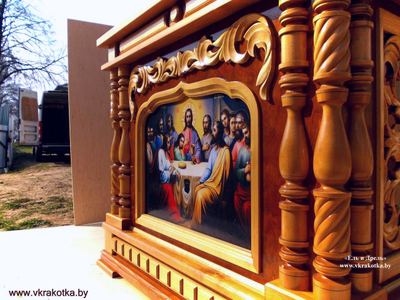 Риза на престол из дерева