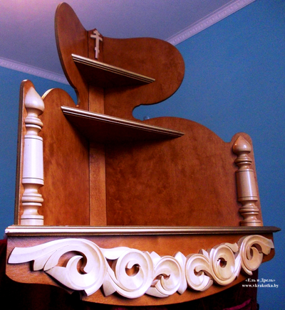 Если вам требуется красивая резная полка под иконы - мы изготовим её для вас недорого и качественно