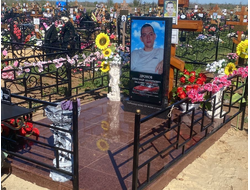 Памятник из гранита Карелия (от 800х500х60)