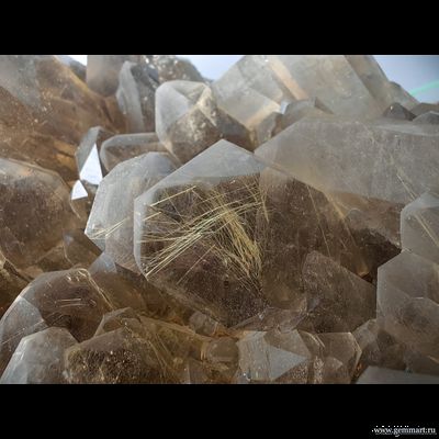 Рутил в кристаллах дымчатого кварца. Бразилия.  260*220*103мм (ААА)