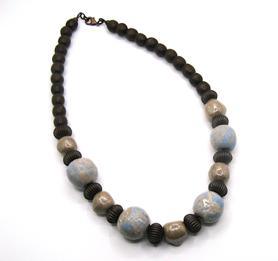 Авторские бусы из керамики и дерева "По дороге с облаками"