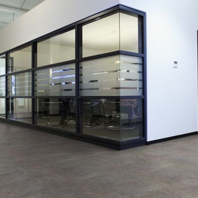 Виниловый пол Wineo 400 Stone Бетон Серый Индустриальный MLD304SL 31 класс толщина 9 мм замковый с фаской и подложкий 1.68 м2 на HDF-плите