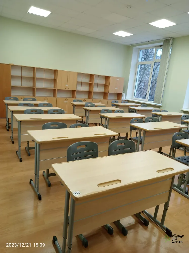 Стол двухместный на плоскоовальной трубе ДУ-25