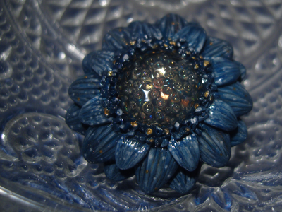 "Каллистефус Галактика", мини брошь с космическим цветком