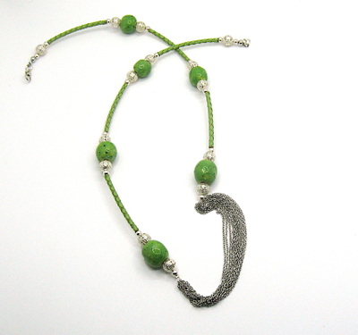 "Весна" - длинные зеленые бусы (68 см) с авторской керамикой
