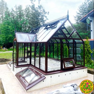 Базовая комплектация теплицы в английском стиле с холлом из стекала и алюминия ЕЛИЗАВЕТА XS размером 5000 x 2500 мм