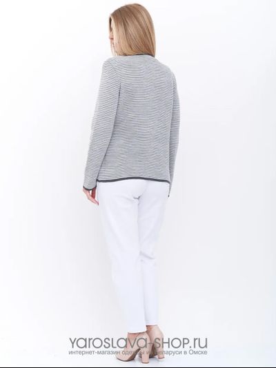 Женский вязаный жакет в сером цвете