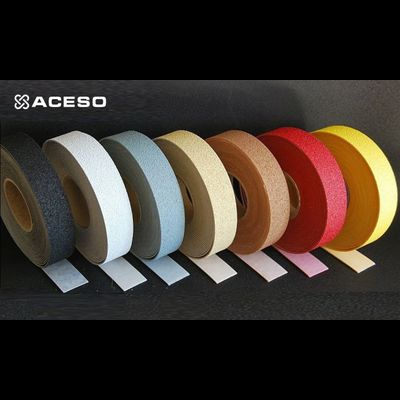 Антискользящая лента 25 мм  для внутренних и наружных работ. Лента против скольжения крупной зернистости с самоклеящейся поверхностью цена за рулон 18,3 м