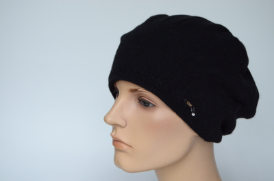 golovnoy-ubor-iz-kashemira-vizio-italiya-1104-b-cherniy