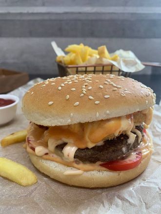 Мегабургер