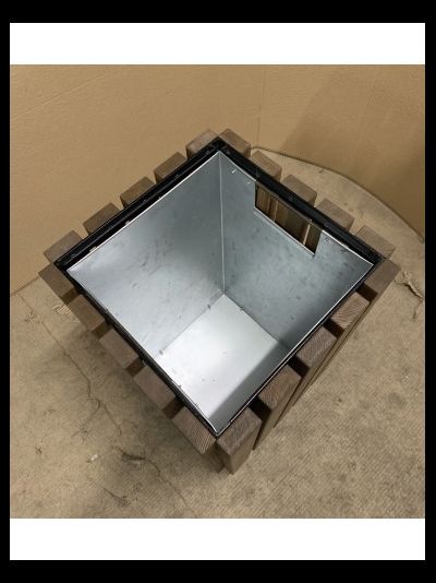 Урна парковая из дерева на металлокаркасе 100 л AVU066