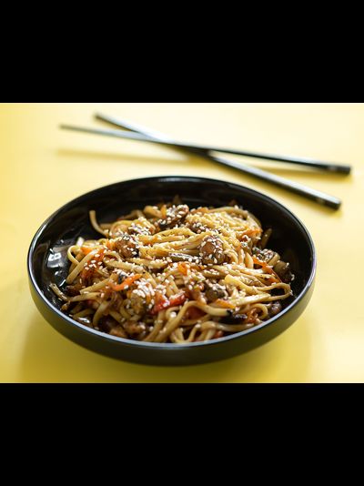 Пшеничная лапша Удон с овощами