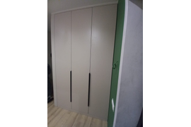 шкафы распашные