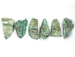 Фуксит, Россия, Карелия, Хизовара, в ассортименте (30-35 мм, 8-12 г) №26901