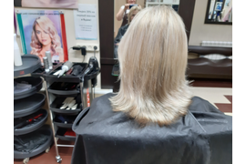 Стрижка на среднюю длину. Мастер Наталья