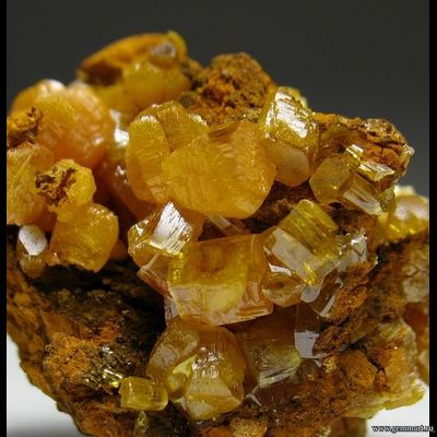 Миметит на породе. Китай. 25*19*19мм.