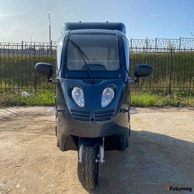 Трицикл грузовой GreenCamel Тендер E1200 (72V 2500W 52Ah) кабина, BOX, понижающая Тесла