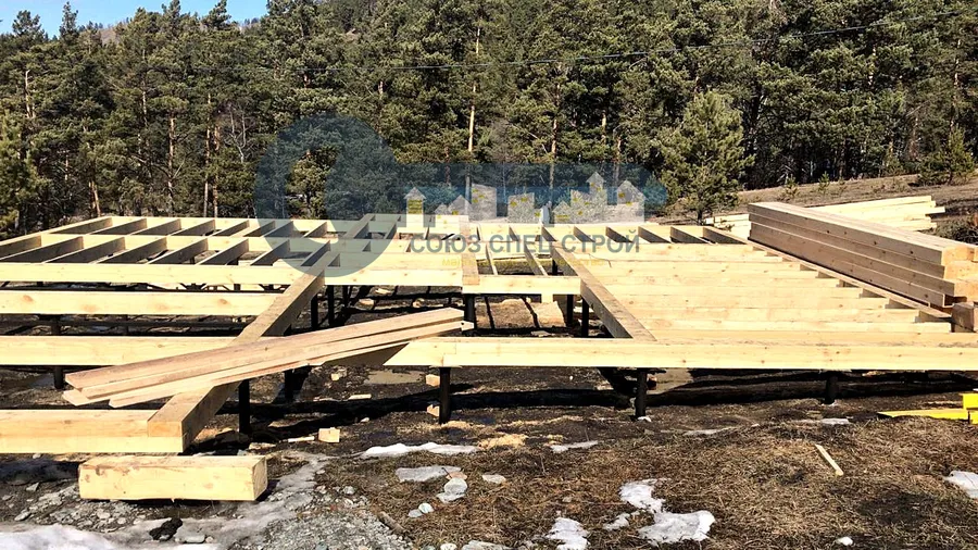 Установка обвязки и лаг на свайно витовом фундаменте