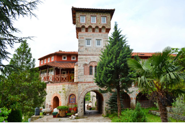 Экскурсия из Дубровника в город Требинье Босния и Герцеговина.Транспорт- комфортабельный автомобиль (1-4 человек)