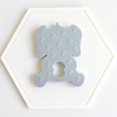 Грызунок из пищевого силикона Слоник серый